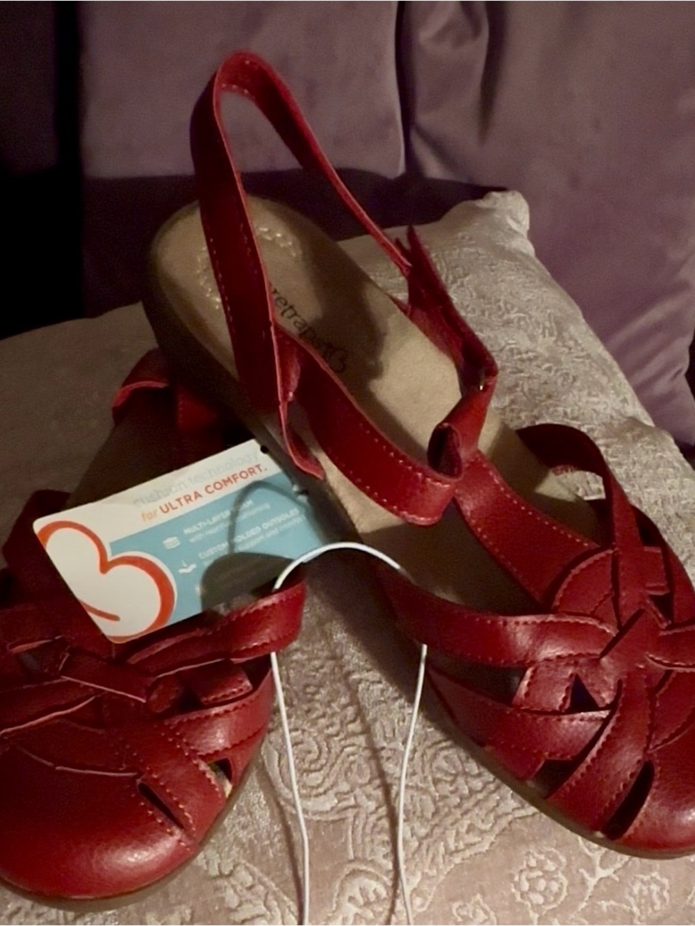Baretraps Women's Red Slingback Comfort Sandals Size 7